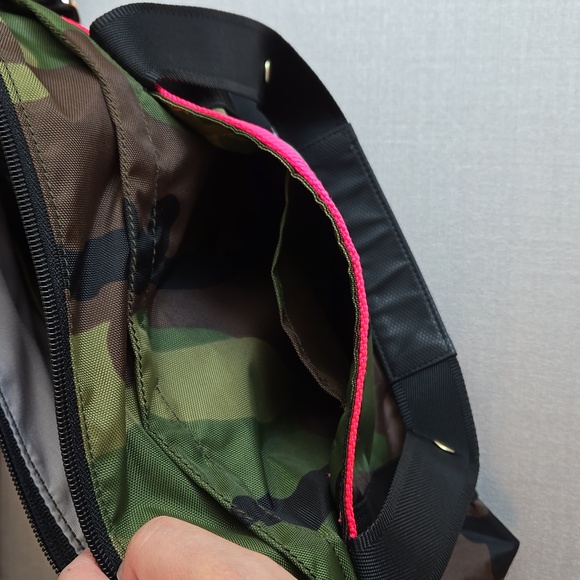 The ANDI Small - Camo Pop Pink - Picture 6 of 8